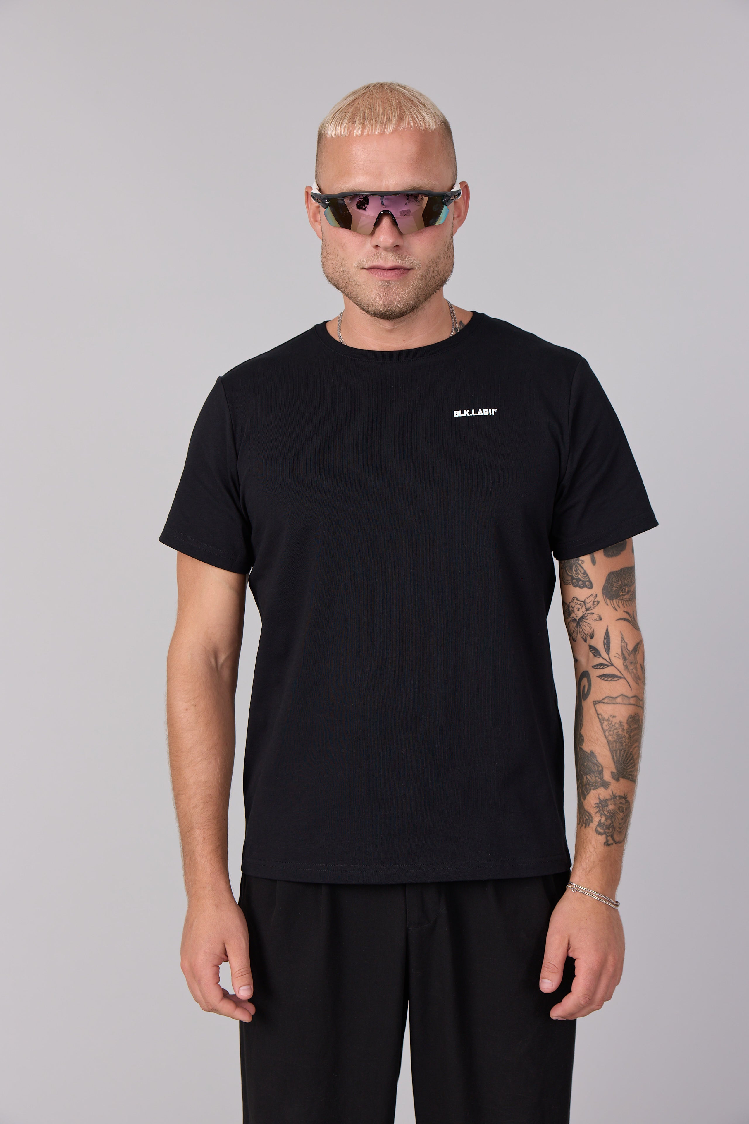 11BASECAMP TEE