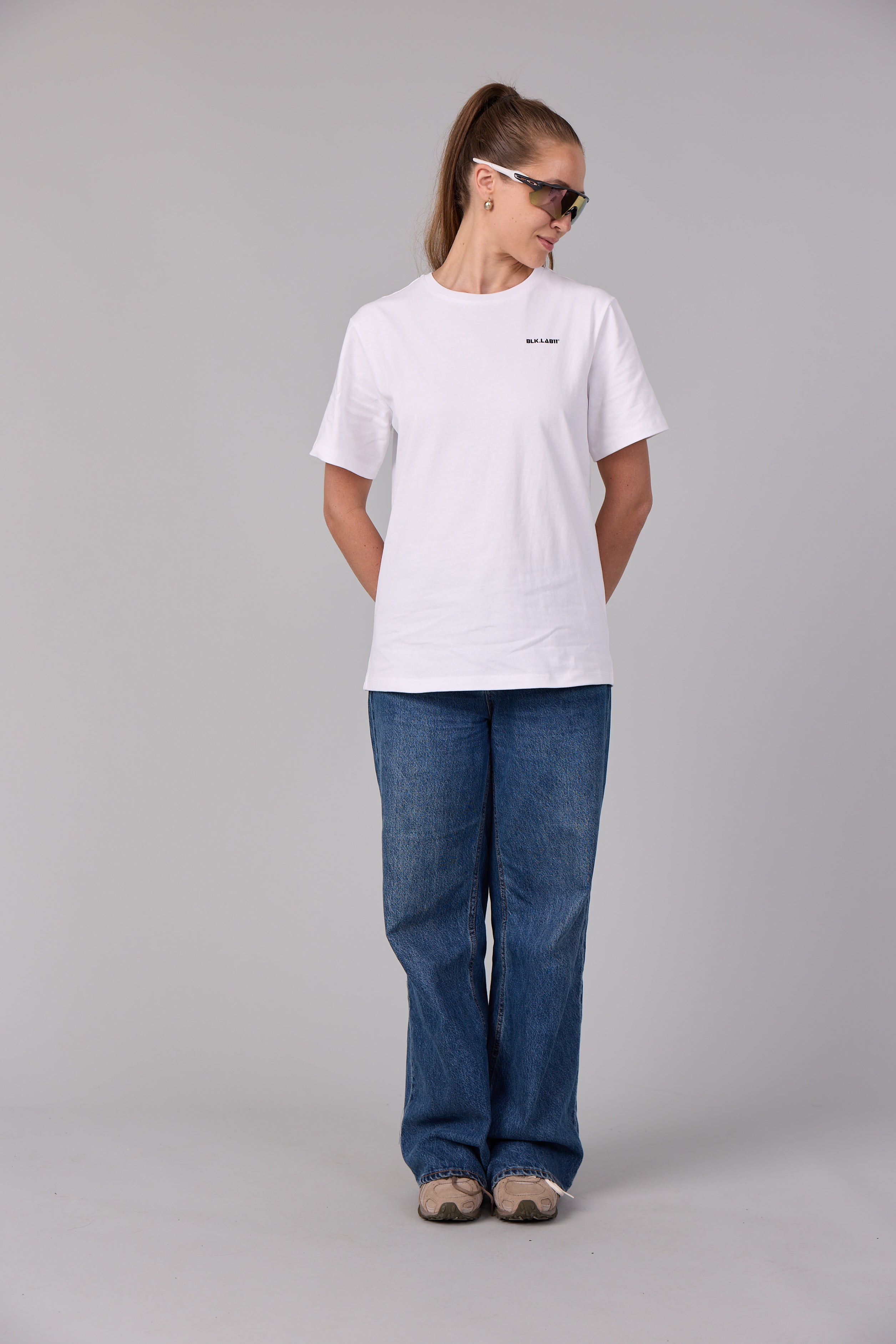 11BASECAMP TEE