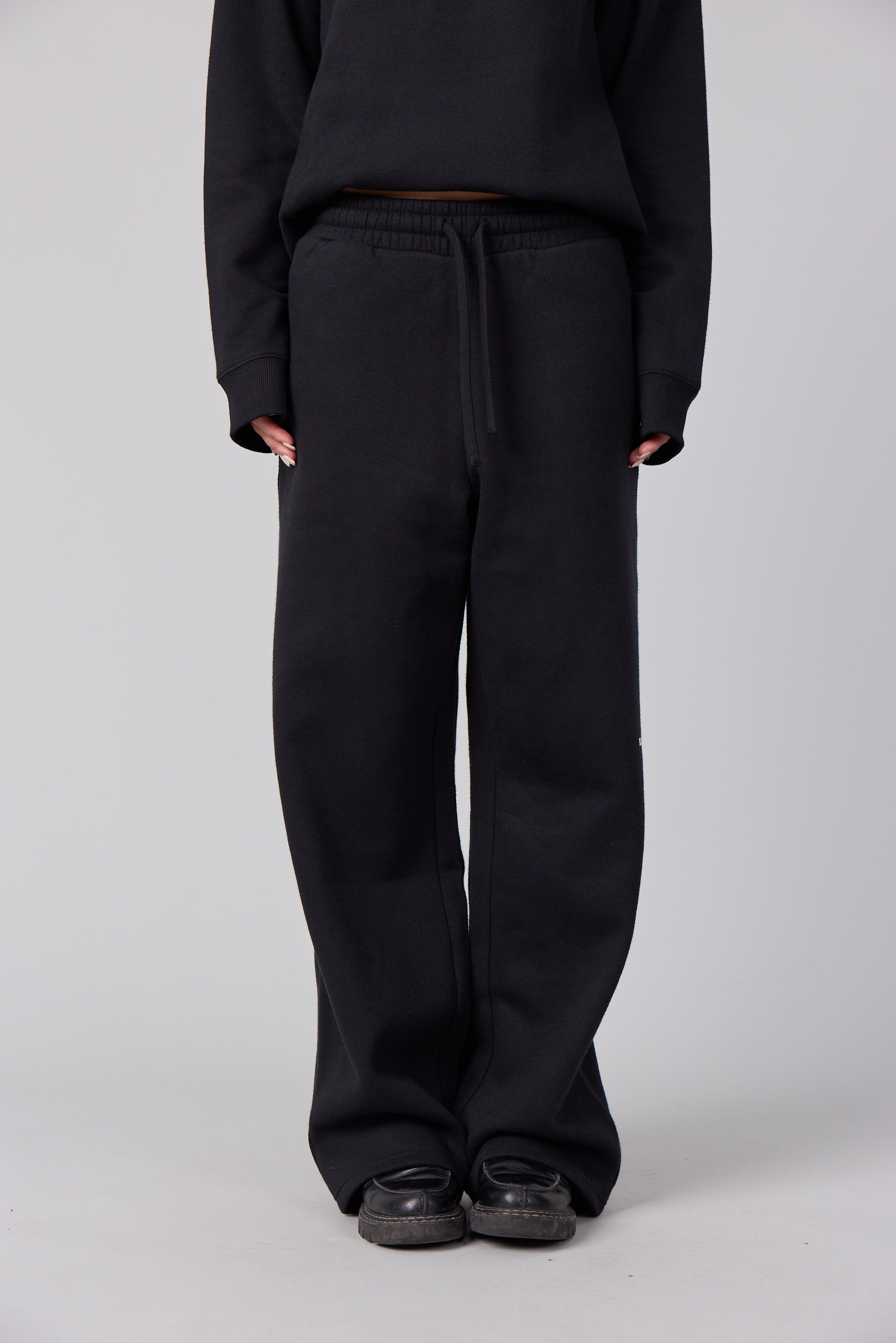 11BASECAMP STRAIGHT SWEAT PANT