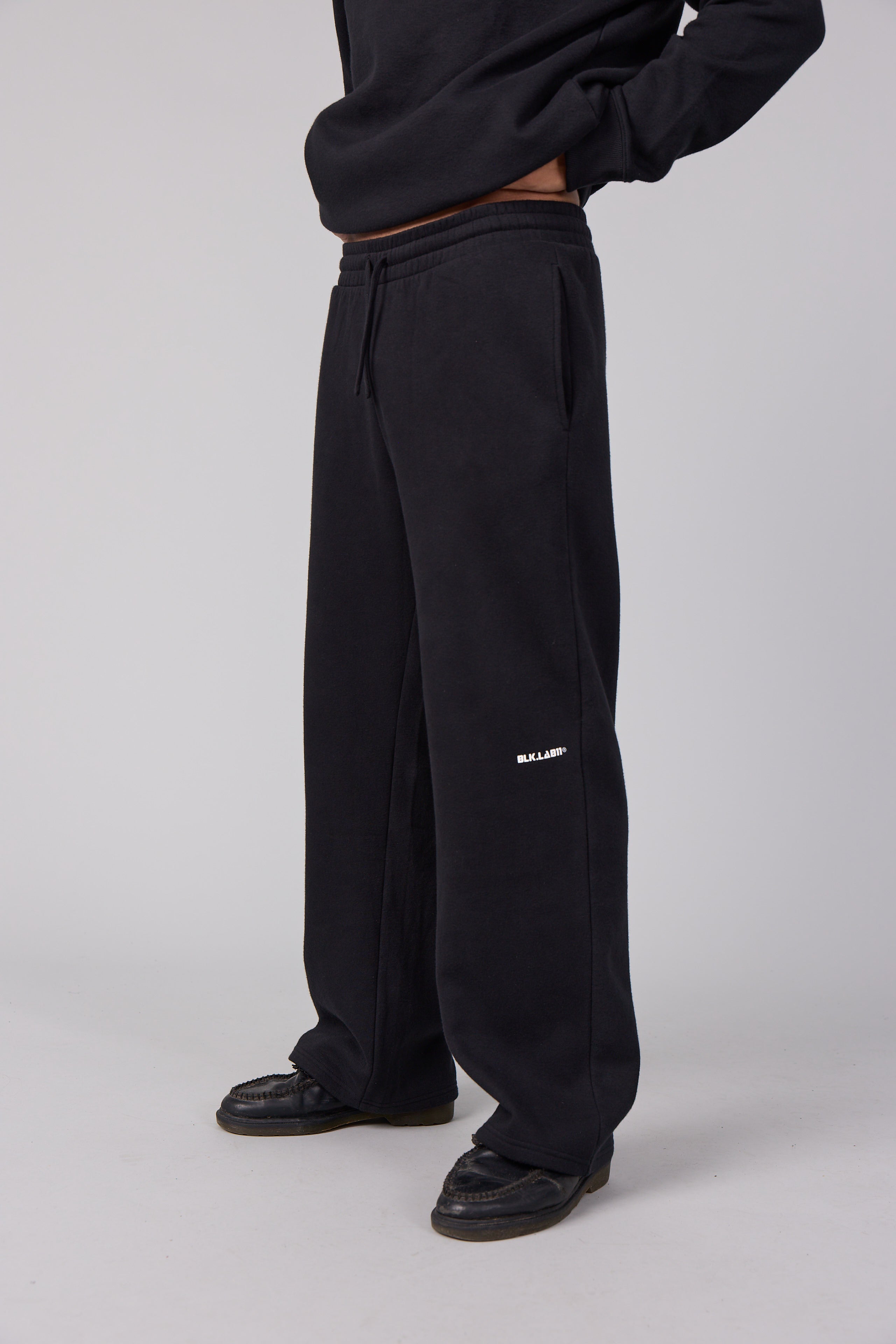 11BASECAMP SWEAT SET