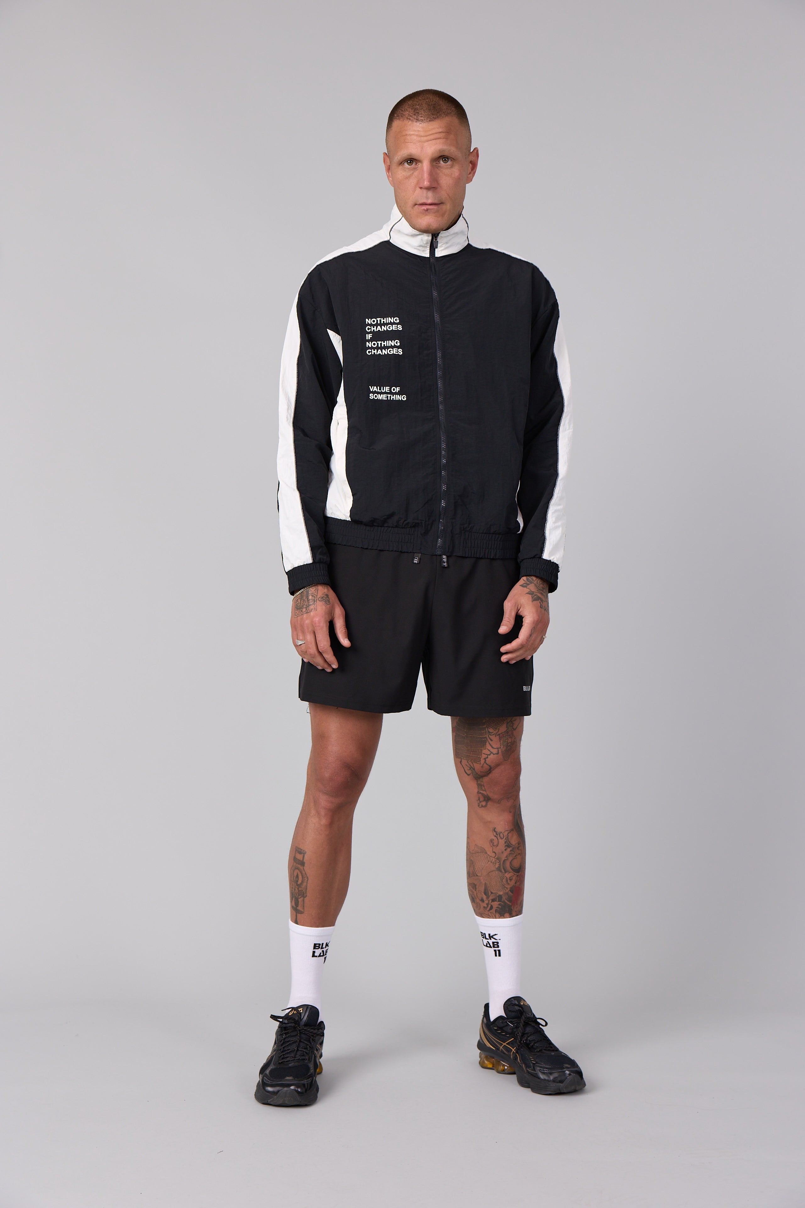 11UNSTOPPABLE WINDBREAKER