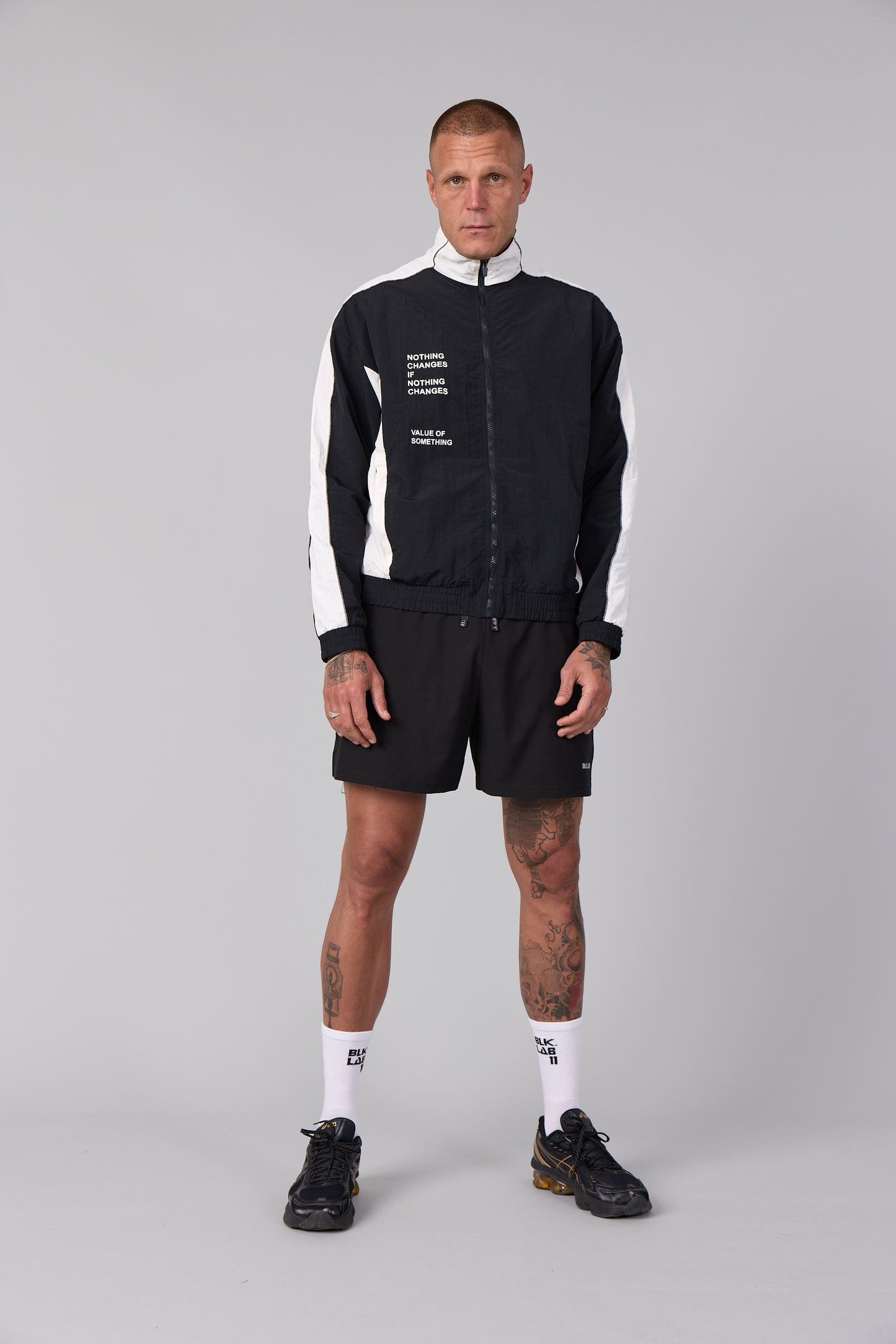 11UNSTOPPABLE WINDBREAKER