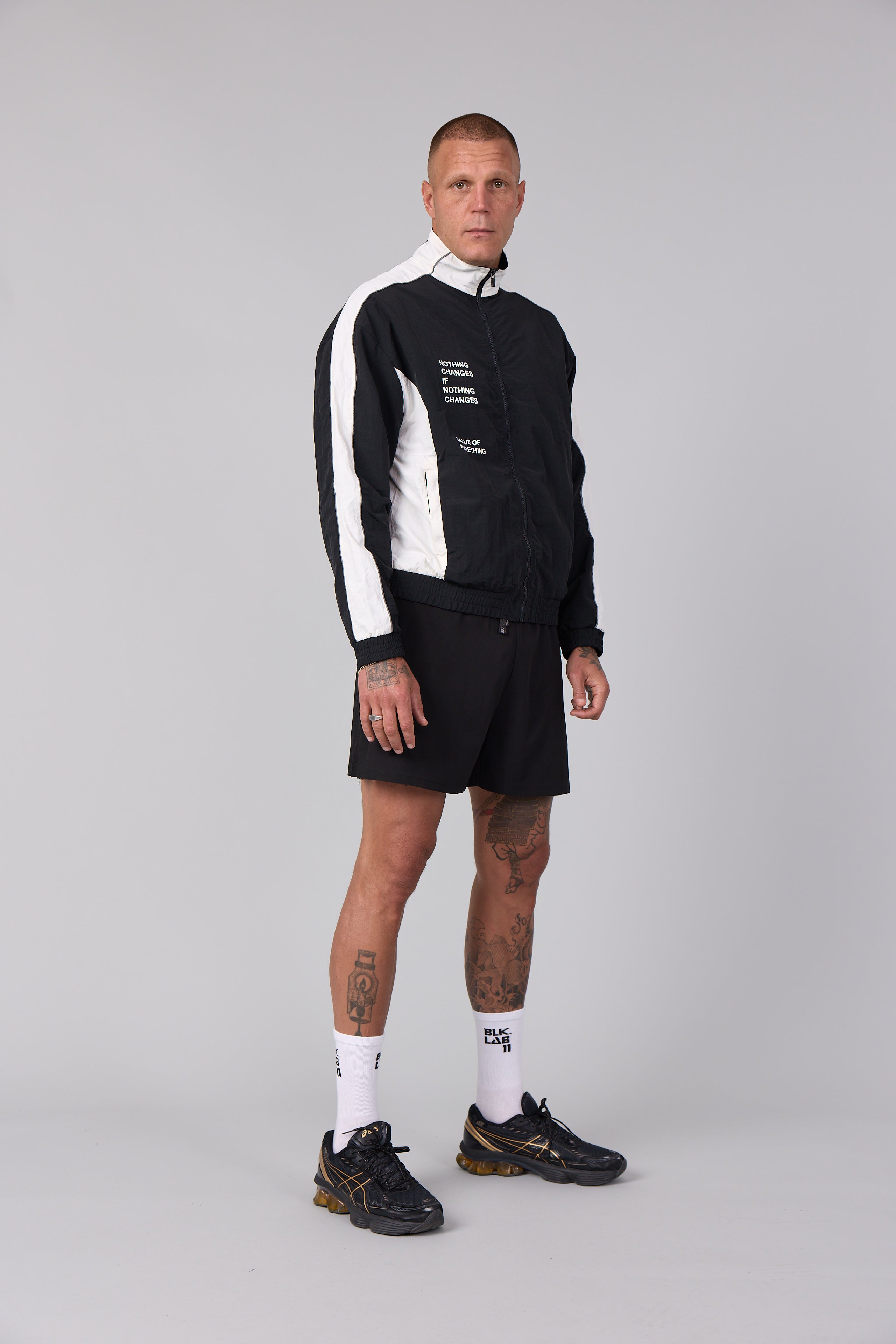 11UNSTOPPABLE WINDBREAKER